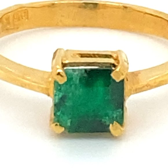 Emerald 1.44ct Solid 22K Yellow Gold Ring - Picture 8 of 8